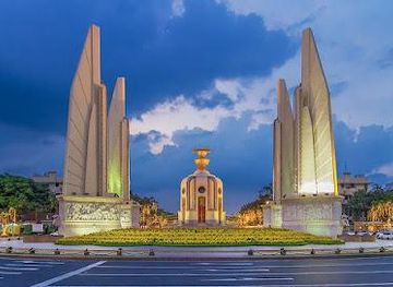 thailand/samut-prakan/landmark/democracy-monument