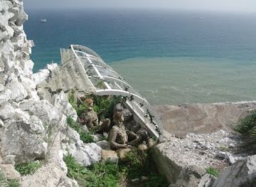 gibraltar/eastern-beach/landmark/south-bastion