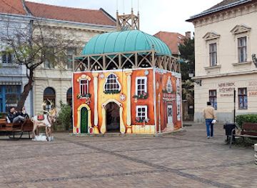 hungary/vac/landmark/harangjatek-pavilon