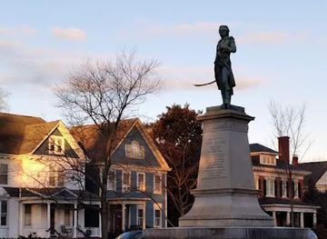 virginia/fredericksburg/landmark/hugh-mercer-statue