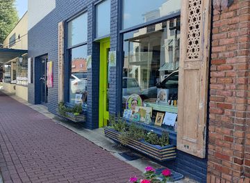 alabama/fairhope/landmark/hello-gallery-art-things