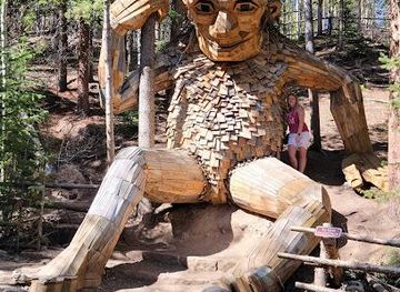 colorado/vail/landmark/isak-heartstone