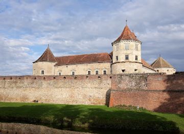 romania/fagaras-mountains/landmark/cetatea-fagarasului