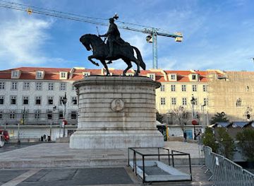 portugal/lisbon/baixa/landmark/praca-da-figueira