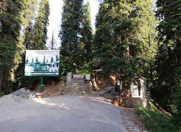 pakistan/ayubia-national-park/landmark/lalazar-wildlife-park