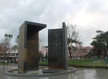 albania/toskeria/landmark/independence-memorial