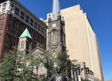 ohio/cleveland/landmark/tom-l-johnson-statue