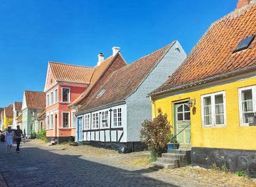 denmark/aro/landmark/flaske-peters-samling