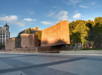 spain/madrid/salamanca/landmark/descubrimiento-garden