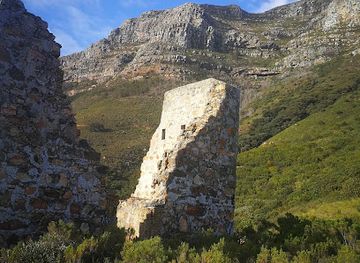 south-africa/table-mountain-national-park/landmark/queen-s-blockhouse