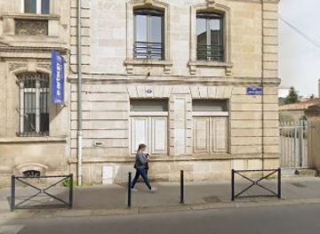 france/bordeaux-wine-region/landmark/wine-tour-in-france