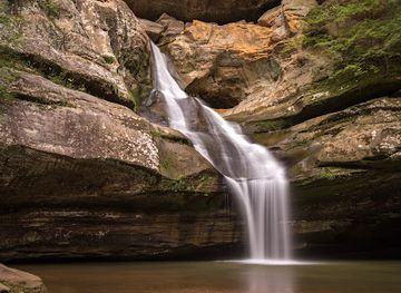 ohio/hocking-hills/landmark/cedar-falls