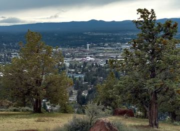 oregon/southern-oregon/landmark/pilot-butte-state-scenic-viewpoint