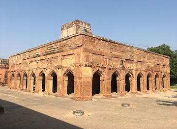 india/uttar-pradesh/landmark/chunar-fort