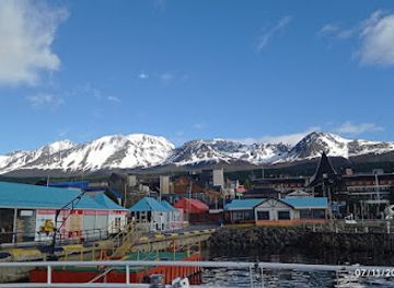 argentina/ushuaia/landmark/end-of-the-world-sign