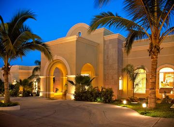 mexico/western-mexico/landmark/pueblo-bonito-emerald-bay