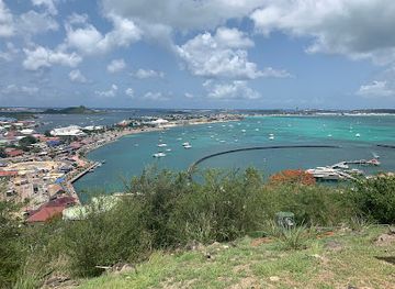 sint-maarten/belair/landmark/blue-bubbles-sports-tours