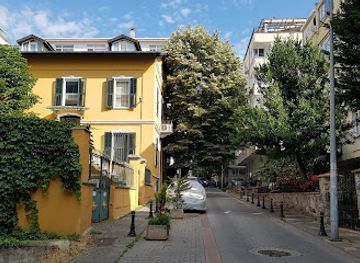 turkiye/istanbul/kadikoy/landmark/famous-romario-sari-kosk