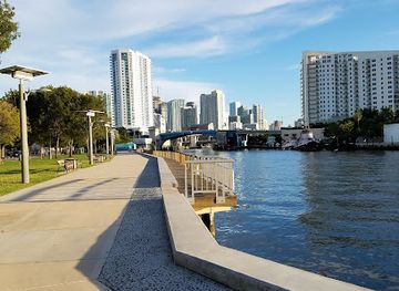 florida/miami/downtown-miami/landmark/lummus-park-historic-district