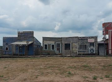 south-dakota/pine-ridge/landmark/1880-cowboy-town