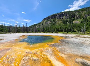 montana/yellowstone-national-park/landmark/yellowstone-vacation-tours