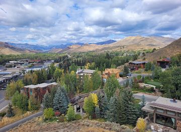 idaho/sun-valley/landmark/knob-hill-natural-area