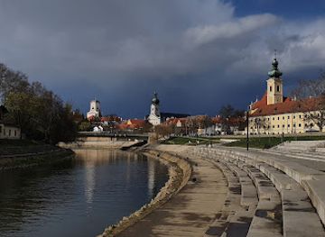 hungary/gyor/landmark/gyori-vedmu