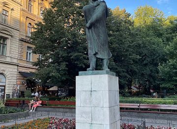 hungary/central-hungary/landmark/endre-ady-statue
