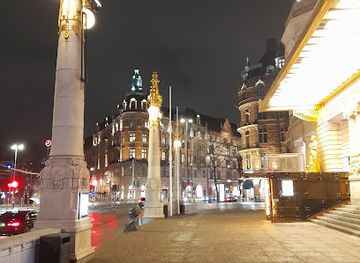 sweden/stockholm/ostermalm/landmark/margareta-krook-statue