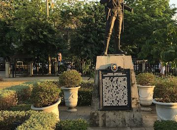 philippines/cebu-city/landmark/andres-bonifacio-monument-and-historical-marker