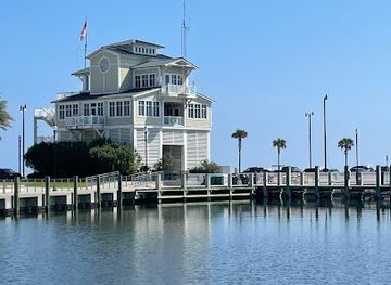 mississippi/gulfport/landmark/gulfport-yacht-club