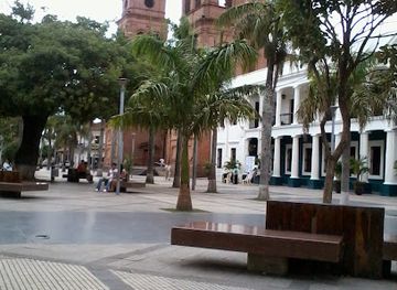 bolivia/santa-cruz-de-la-sierra/landmark/estatua-ignacio-warnes