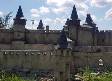 ukraine/podolian-upland/landmark/miniature-museum-of-ukrainian-castles