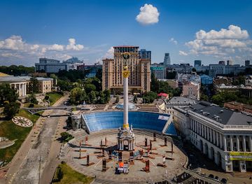 ukraine/kyiv/shevchenkivskyi-district/landmark/independence-square