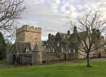 united-kingdom/aberdeenshire/landmark/drum-castle-garden-estate