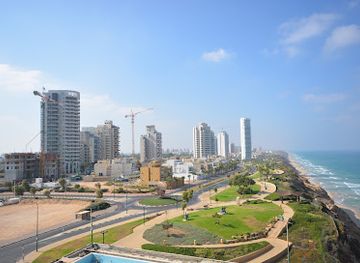 israel/netanya/ir-yamim/landmark/maxine-marks-luxury-property-in-israel