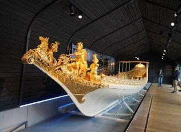 netherlands/amsterdam/de-pijp/landmark/the-king-s-sloop