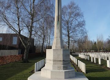 belgium/ypres/landmark/la-brique-military-cemetery-no-2
