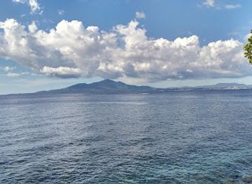 indonesia/manado/landmark/pantai-malalayang
