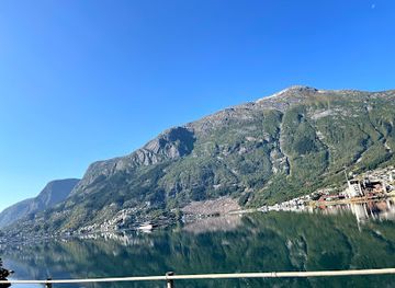 norway/trolltunga/landmark/odda-sett-ute-fra-fjorden