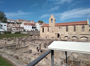 portugal/beira-litoral/landmark/mosteiro-de-santa-clara-a-velha