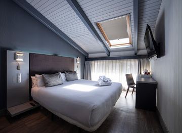 spain/madrid-community/landmark/petit-palace-plaza-espana