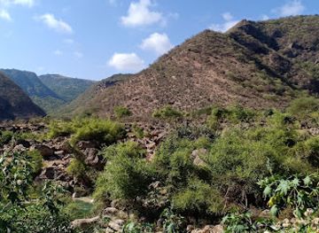 oman/dhofar-region/landmark/darbat-waterfall