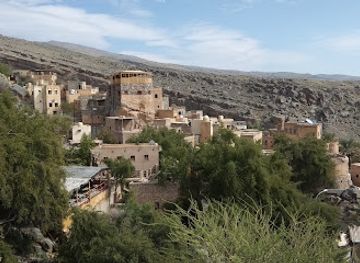 oman/jebel-akhdar/landmark/misfat-alabriyyn-visitor-car-parking