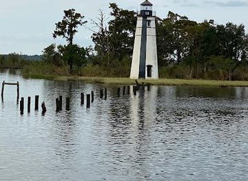 louisiana/new-orleans/landmark/tchefuncte-river-lighthouse