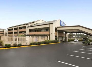 washington/kirkland/landmark/baymont-by-wyndham-seattle-kirkland-wa