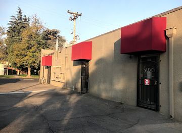 california/manteca/landmark/mangy-moose-cafe