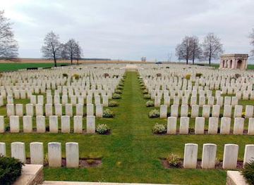 france/amiens/landmark/adanac-military-cemetery