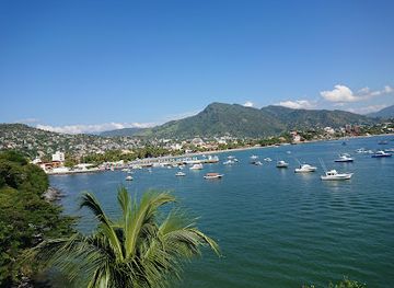 mexico/ixtapa-zihuatanejo/landmark/casa-bahia