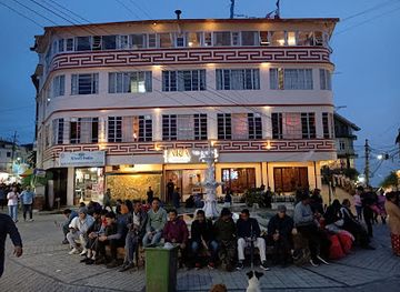 india/darjeeling/mall-road/landmark/chowrasta-darjeeling